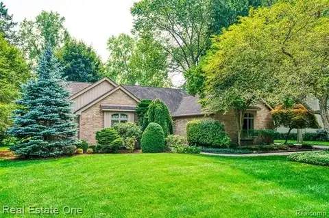 33771 Walnut Lane, Farmington Hills, MI 48331