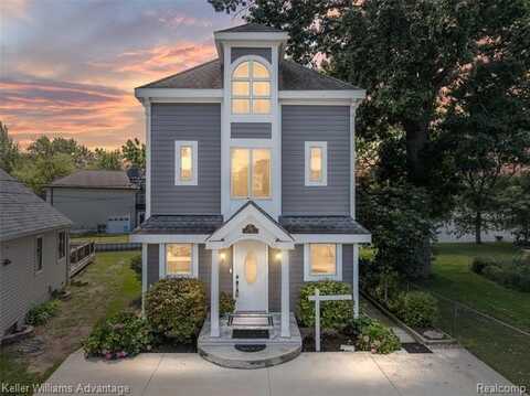 2182 Park Circle, Keego Harbor, MI 48320