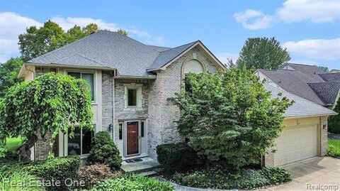 1582 Charlevois Dr. Drive, Troy, MI 48085