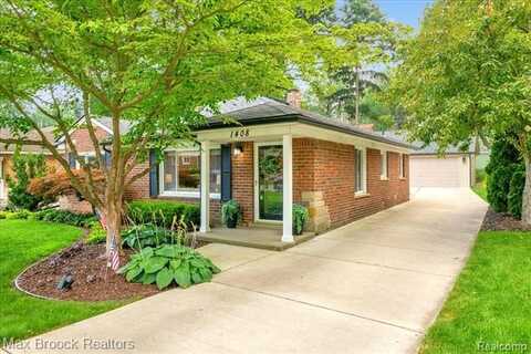 1408 Avondale Street, Sylvan Lake, MI 48320