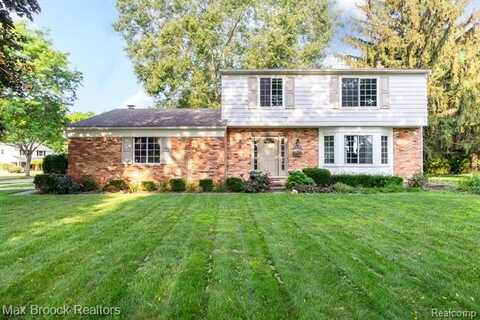 3715 Ledge Drive, Troy, MI 48084
