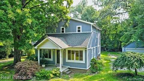 2675 Massena Street, Commerce Township, MI 48382