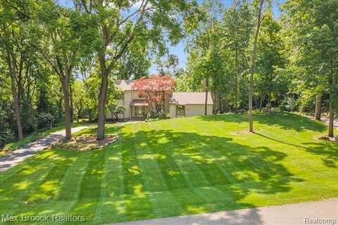 7015 Scenic Ridge Drive, Clarkston, MI 48346