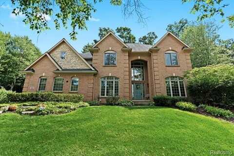 1665 GLENEAGLES, Highland, MI 48357