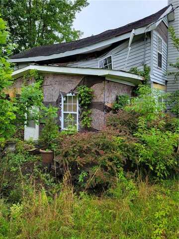 499 Colonial Trail W, Dendron, VA 23839