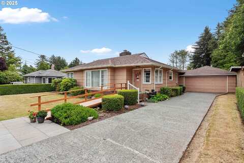90880 ROBERTSON LN, Coos Bay, OR 97420