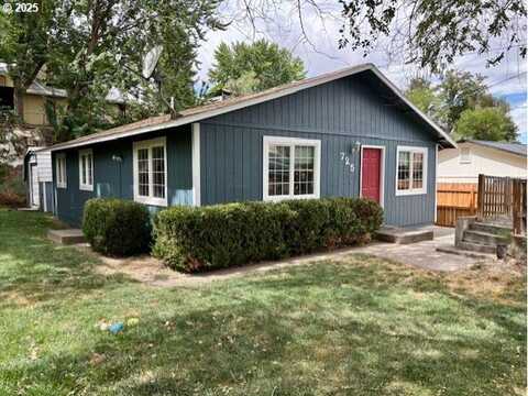 725 SE 9TH ST, Pendleton, OR 97801