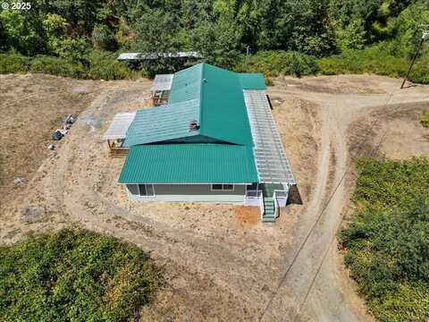 181 OAK HOLLOW LN, Riddle, OR 97469