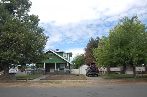 303 N MAIN, Condon, OR 97823