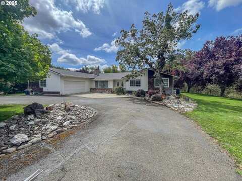 508 CATTLE DR, Roseburg, OR 97470
