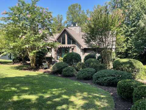 40 Bay Front RD, Penhook, VA 24137