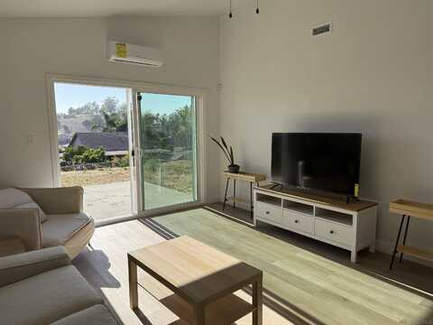664 Carefree Dr, San Diego, CA 92114