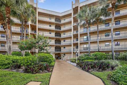 4640 Lucerne Lakes Boulevard, Lake Worth, FL 33467