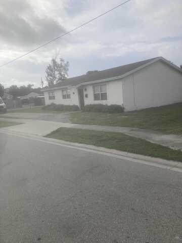 5713 Candlewood Street, Haverhill, FL 33407