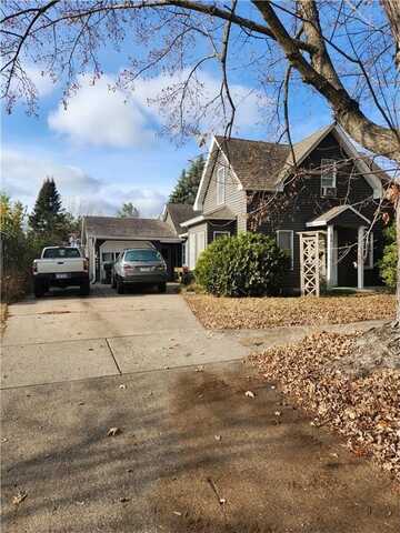 215 Gillis Avenue NE, Brainerd, MN 56401