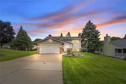 7504 Upper 24th Street N, Oakdale, MN 55128