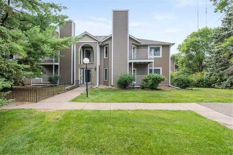 742 County Road F W, Shoreview, MN 55126