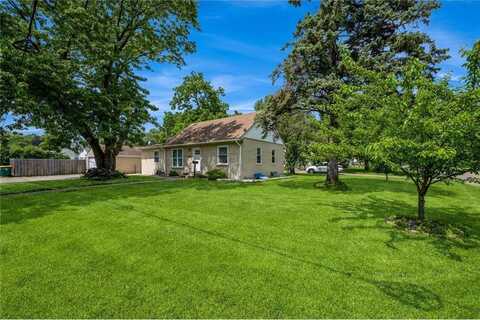 5801 Oregon Avenue N, Crystal, MN 55428