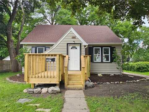584 Bluff Street NE, Hutchinson, MN 55350