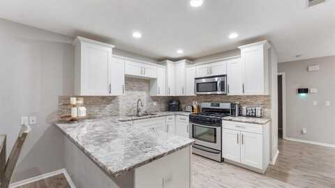 61 Landau Alcove, Woodbury, MN 55125