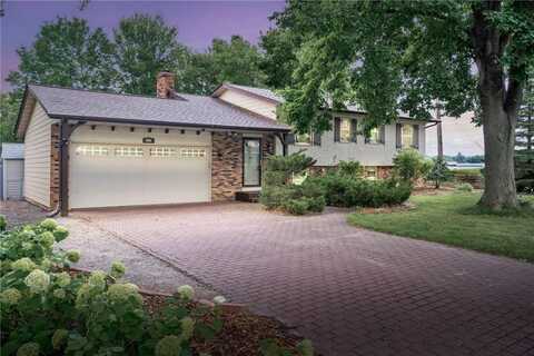 8900 29th Avenue N, New Hope, MN 55427