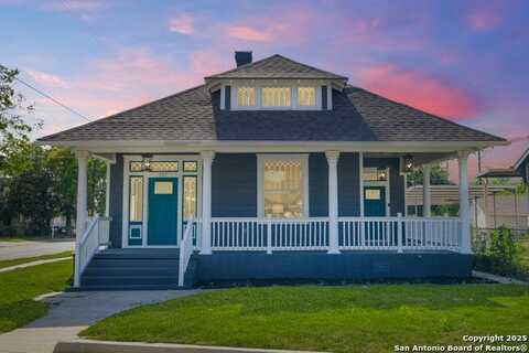 207 Loretta Pl, San Antonio, TX 78210