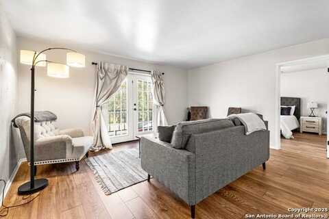 8058 Broadway, San Antonio, TX 78209