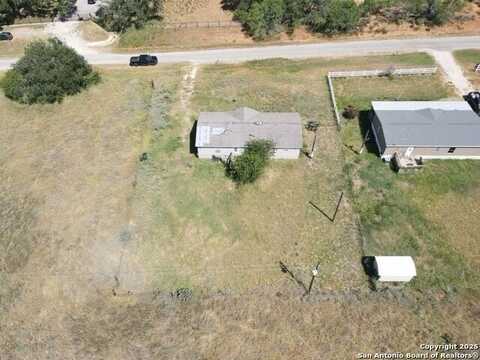 480 Brooks Ln, Poteet, TX 78065