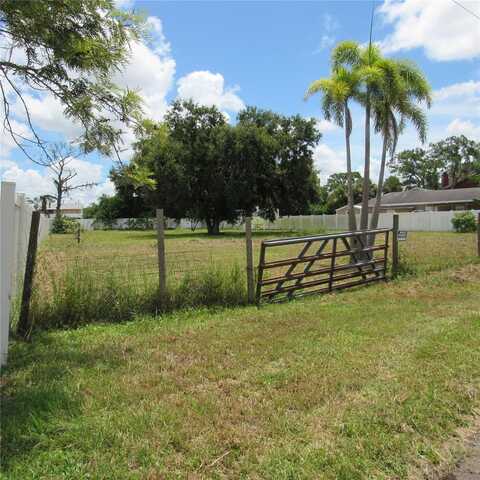 6725 QUONSET ROAD, BRADENTON, FL 34203