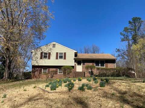 204 COURTHOUSE RD, Blackstone, VA 23824