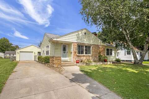 1517 E Memorial Drive, Janesville, WI 53545