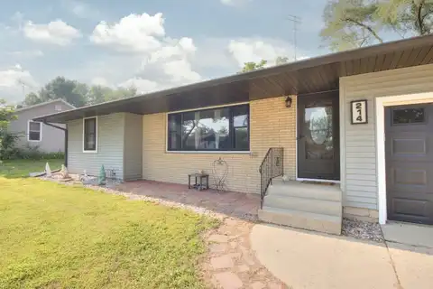 214 Breezy Point Drive, Pardeeville, WI 53954