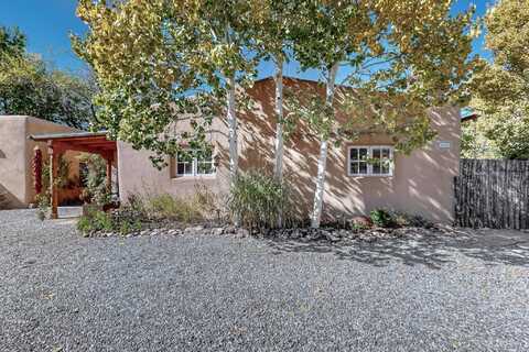 832 Dunlap Street, Santa Fe, NM 87501