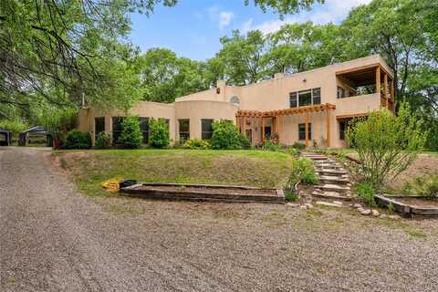 65 E Sombrillo Road, Espanola, NM 87532