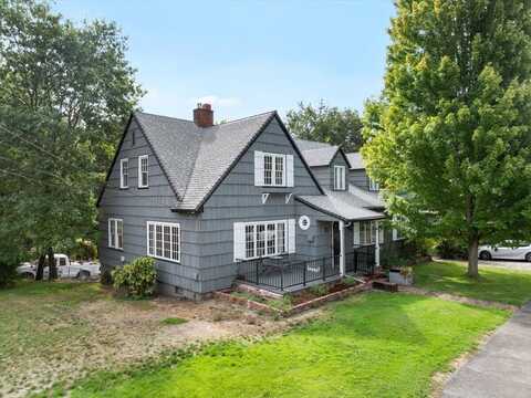 1449 NW Lawnridge Avenue, Grants Pass, OR 97526