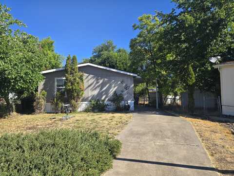 522 Meadow Lane, Eagle Point, OR 97524