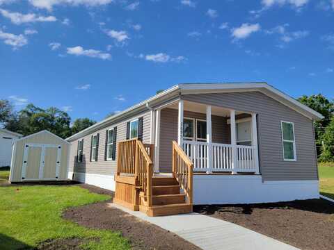 2695 W Murray Ct, Highland, MI 48357