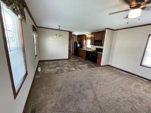 4904 Boswell Ct, Sterling Heights, MI 48310