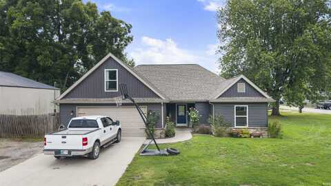 301 S 4TH Avenue, Haubstadt, IN 47639