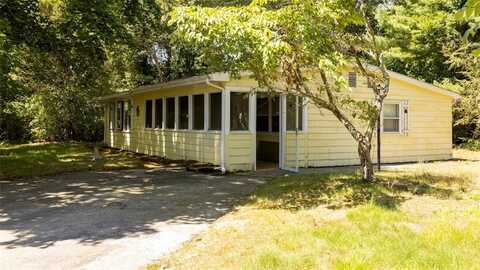 16 Center Street, Charlestown, RI 02813