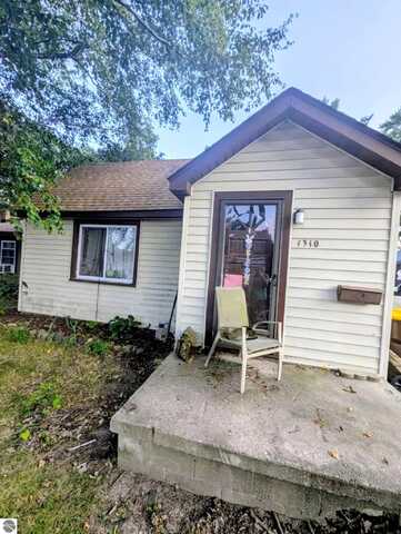 1310 Rosedale Street, Alma, MI 48801