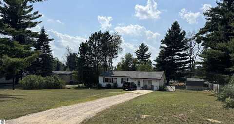 5276 Silver Creek Drive, Alger, MI 48610