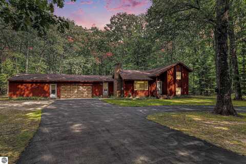 1781 Rogers, Grawn, MI 49637