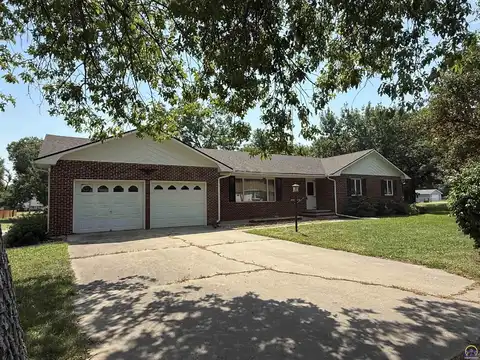 612 Packer ST, Osage City, KS 66523