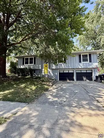 4730 SW 33rd TER, Topeka, KS 66614