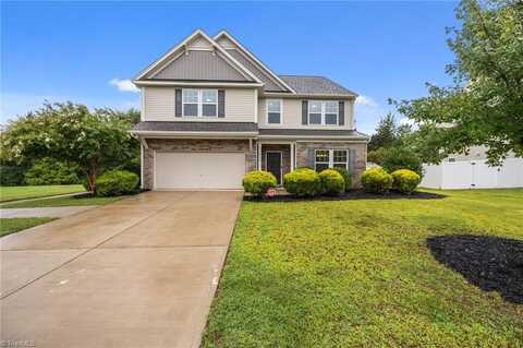 4398 Lochurst Drive, Pfafftown, NC 27040