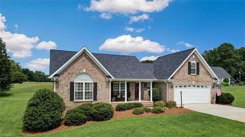 129 Club House Drive, Reidsville, NC 27320