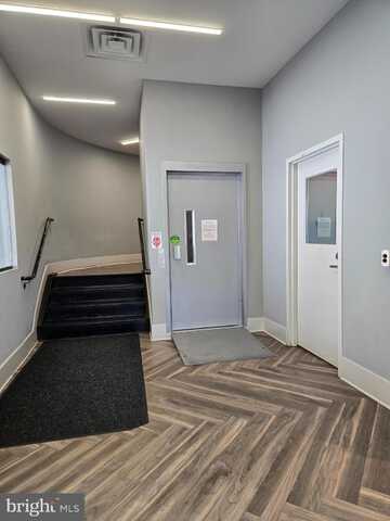 5300 HOLMES RUN PARKWAY, ALEXANDRIA, VA 22304