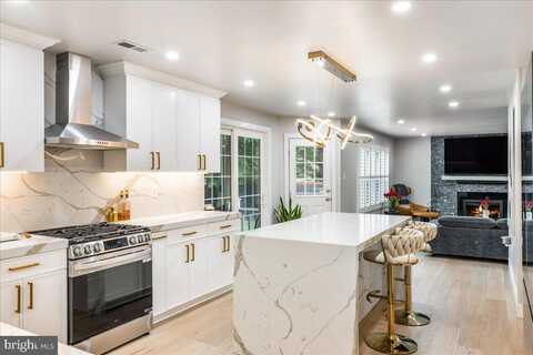 823 YEARLING DRIVE, NEW HOPE, PA 18938