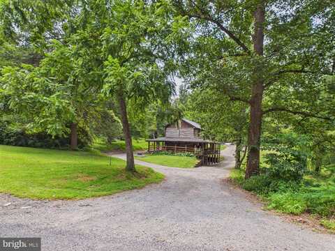 1640 DUNKLEBERGER ROAD, ELLIOTTSBURG, PA 17024
